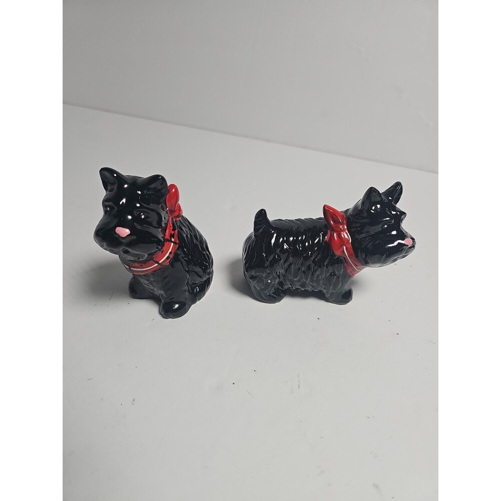 Vintage UCGC Scottish Terrier Dog Salt & Pepper Shaker Set Black Scotties Japan